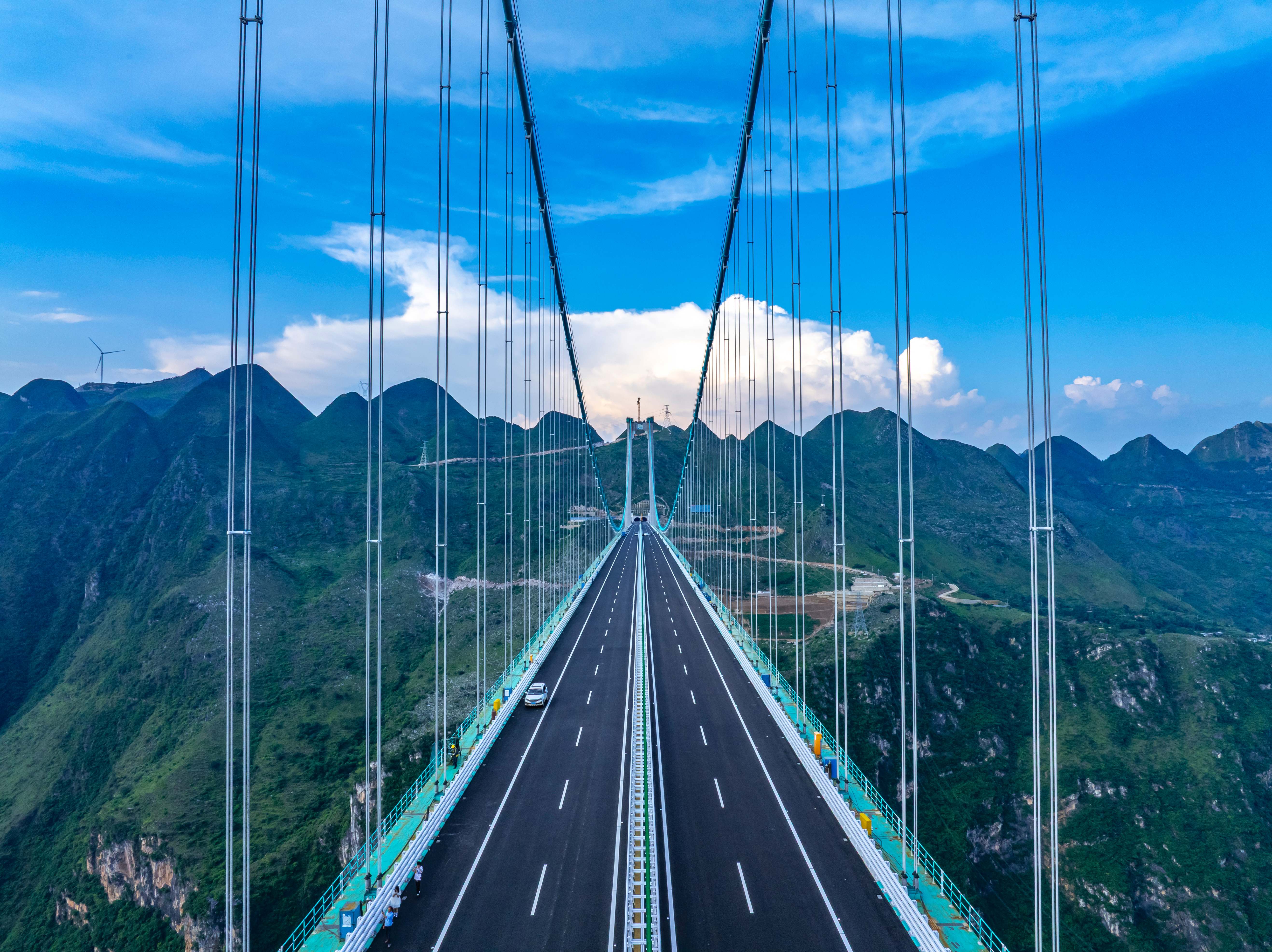 游在-花江峡谷大桥(1)